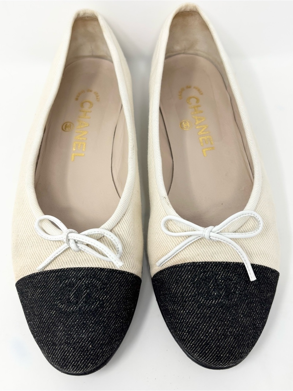 CHANEL Two Tone Ballet Flats Ivory Black Denim Cap Toe size 37 6-6.5 - Picture 4 of 15